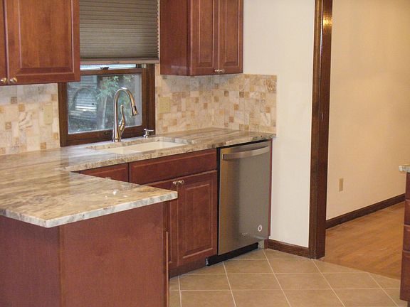 5th image of 2105 Selbourne Ct