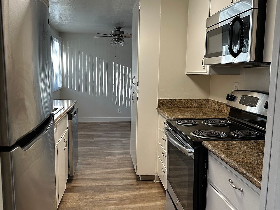 1st image of 550 Tyndall St APT 1