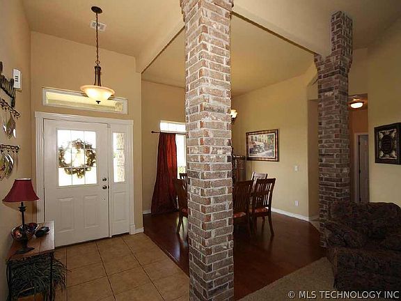 2nd image of 9835 Tall Pine Ln