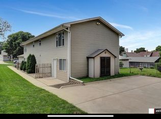 1438 Dakota St #2, Lincoln, NE 68502