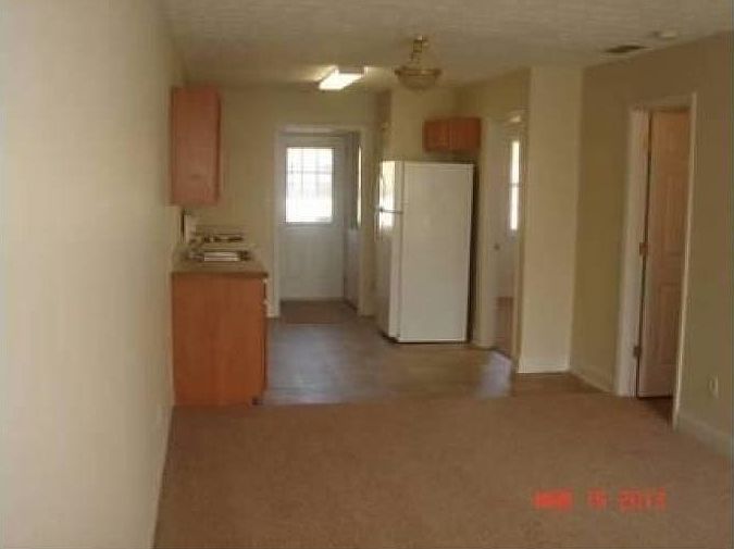 Kitchen & Dining Area