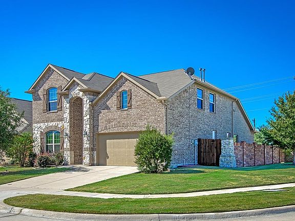 3rd image of 1121 Pennybaker Ln