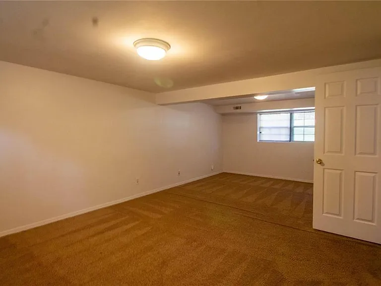 18 Brooker Ct — Photo 10