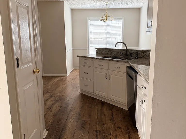 128 Shadowbrooke Cir — Photo 4