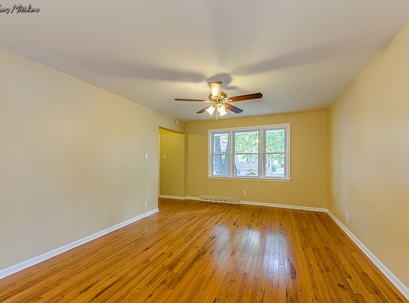 5th image of 13106 Greenwood Ave