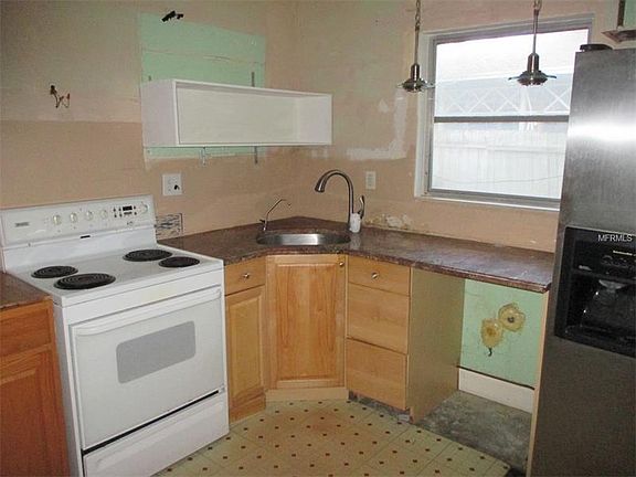 5th image of 435 S Pelican Dr