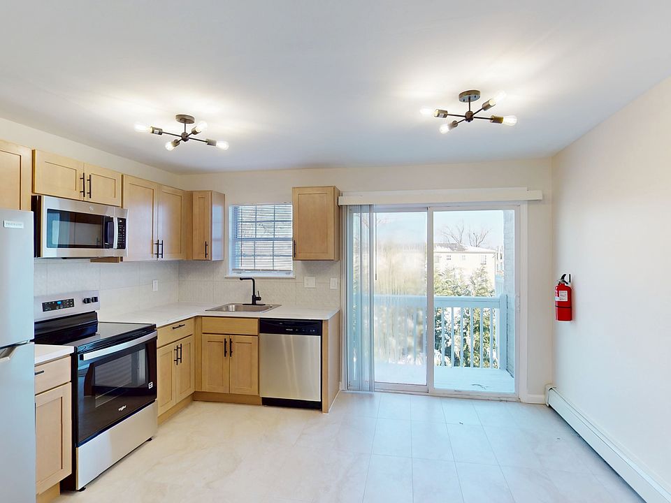 1st image of 580 Patten Ave Unit 28