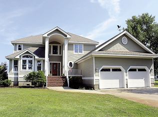 3921 Ivy Ln, Kitty Hawk, NC 27949