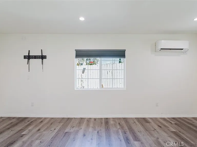 10327 1/2 Hillhaven Ave — Photo 5