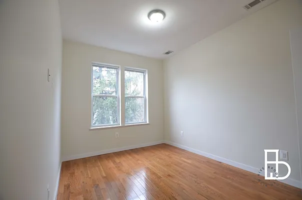 Rented by Miron Realty Group | media 12