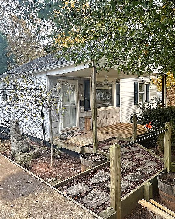 1st image of 841 Eastwood Dr