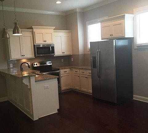 5th image of 806 21st Ave