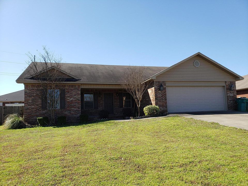 1st image of 202 Ashford Dr