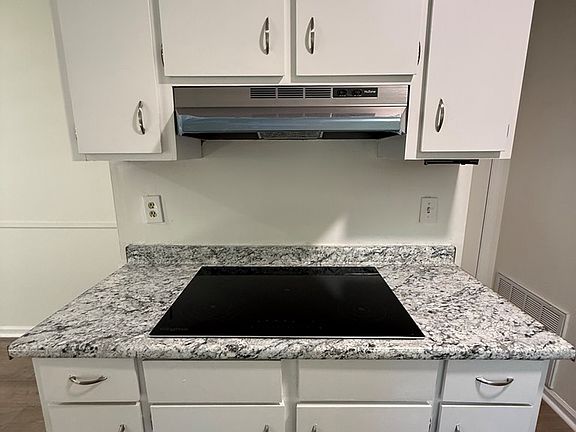 3rd image of 4355 Byron St