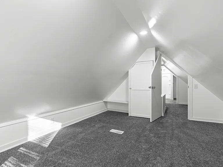 3020 Arbor St — Photo 22