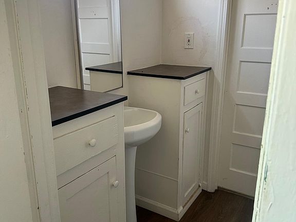 4th image of 1071 W Rialto Ave #1
