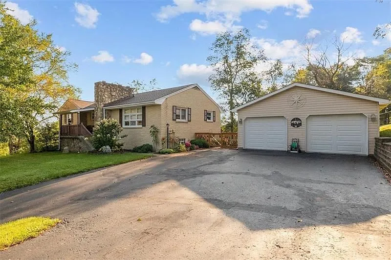 1162 Harmony Rd photo 1