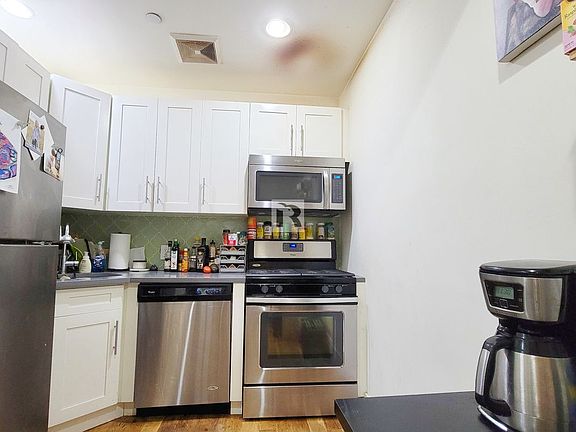 2nd image of 126 Boerum St APT 1F