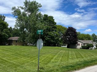 2000 Sharon Dr, Adrian, MI