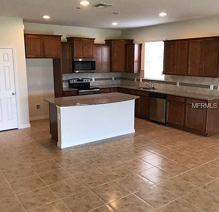 5th image of 8941 Hinsdale Heights Dr