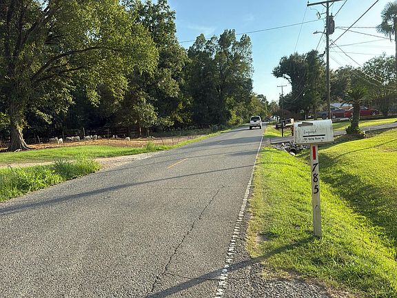 4th image of 785 Spring Bayou Rd