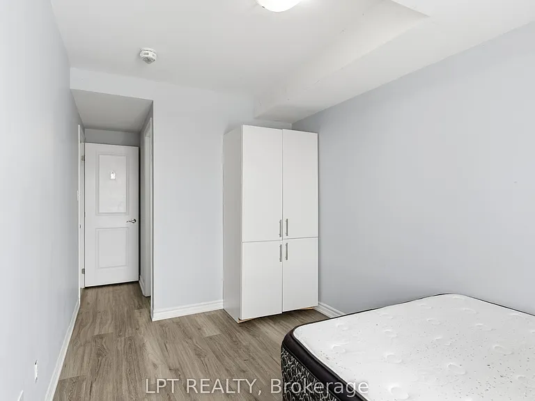 244 Penetanguishene Rd #4 — Photo 24