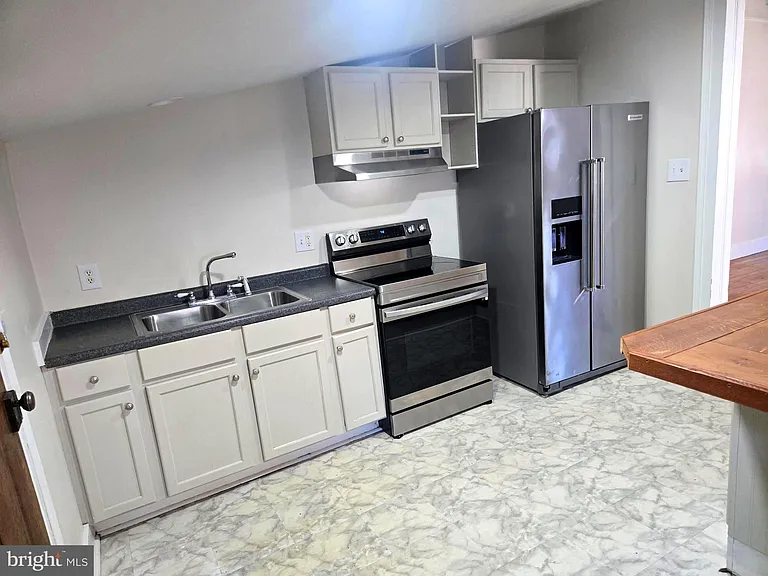 446 Railroad Ave — Photo 5