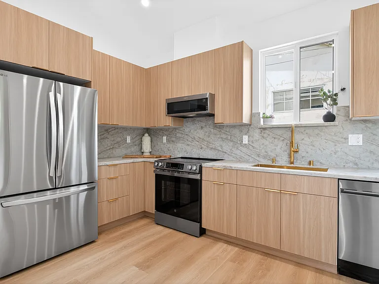 17501 Los Alimos St #10809 — Photo 22