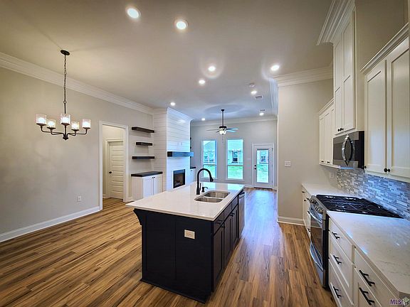 4th image of 41051 Garden Ct