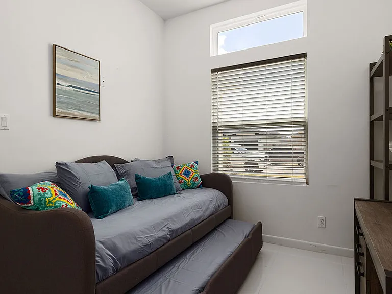 6001 N Playa Del Sol St — Photo 5