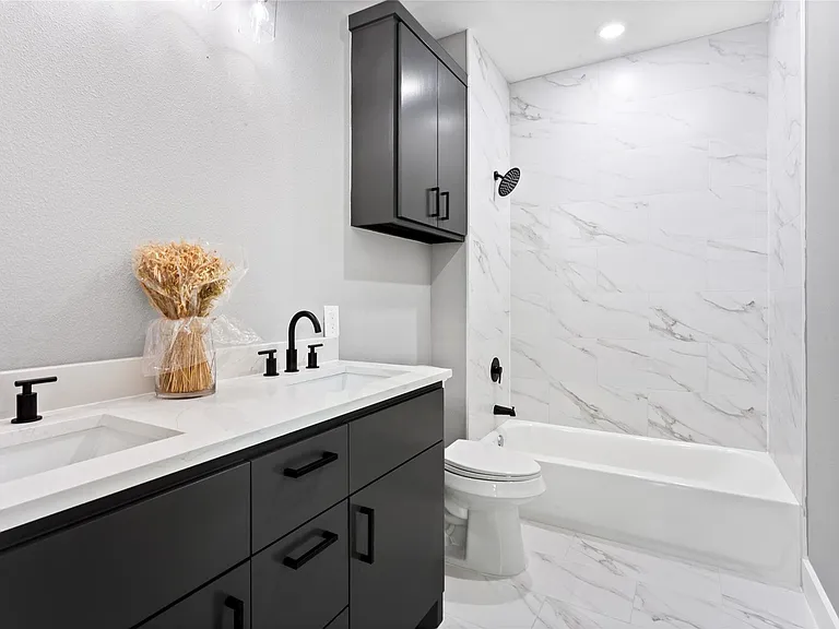 3220 Josephine St — Photo 13