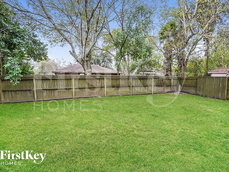 2718 N Brompton Dr — Photo 15