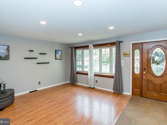 4th image of 3460 Whitehall Dr