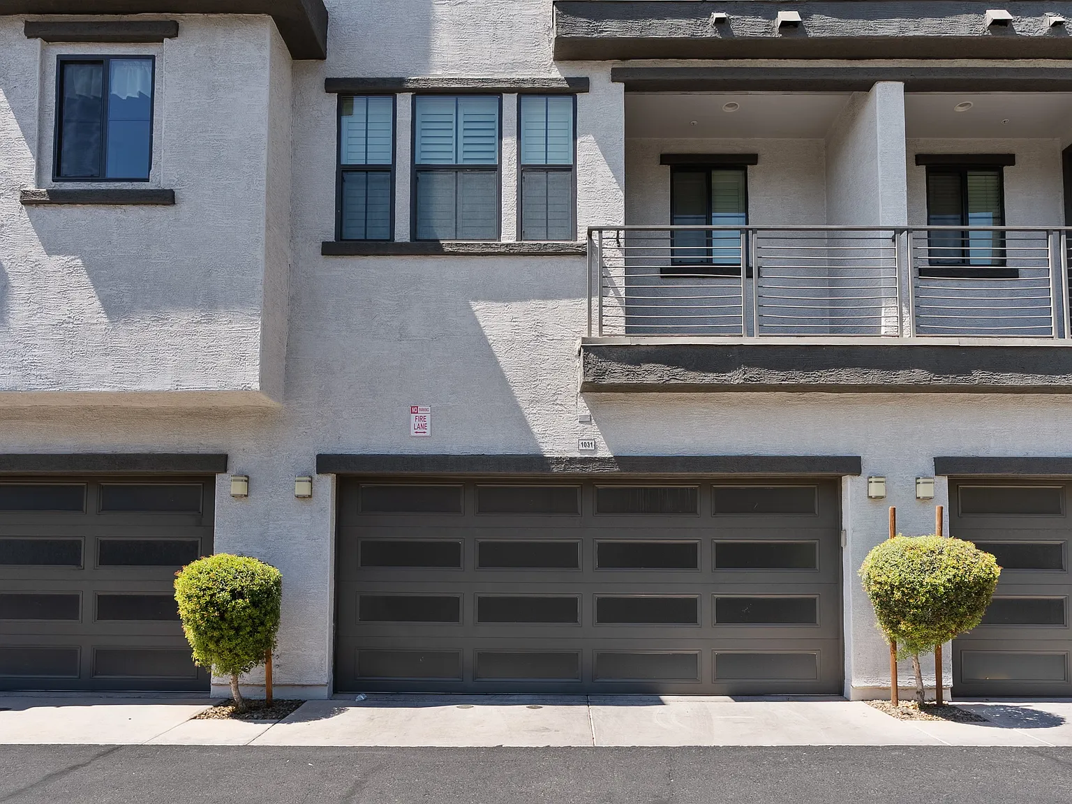 2090 S Dorsey Ln — Photo 1