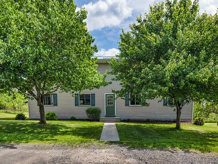 1895 E Shore Dr — Photo 14