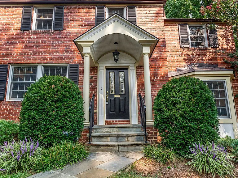 3233 Stephenson Pl NW — Photo 31