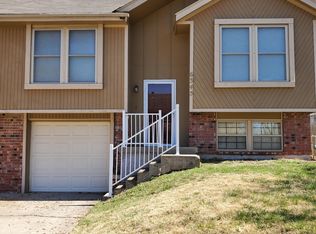 6345 Hallet St, Shawnee, KS 66216