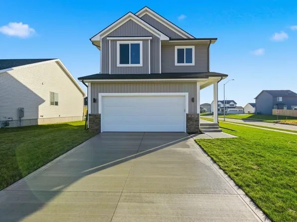 14246 Northpark Dr, Urbandale, IA 50323