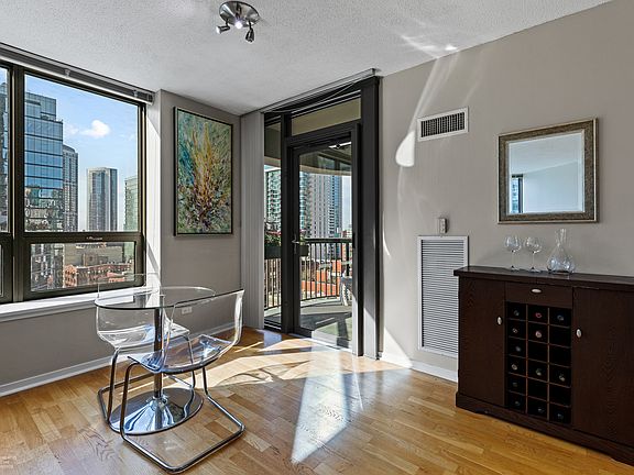5th image of 400 N La Salle Dr APT 1208