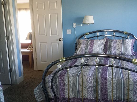 Guest bedroom