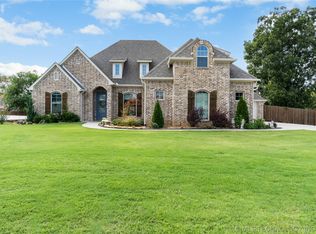 1501 St Ives Ln, Durant, OK 74701