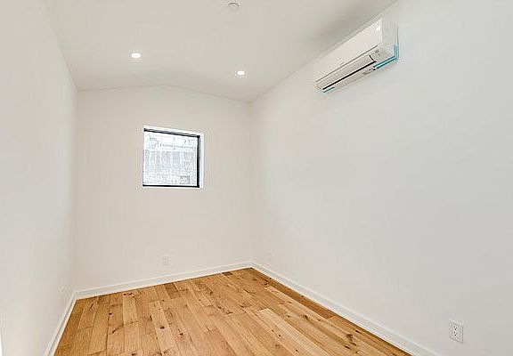 3rd image of 5110 5th Ave #3B
