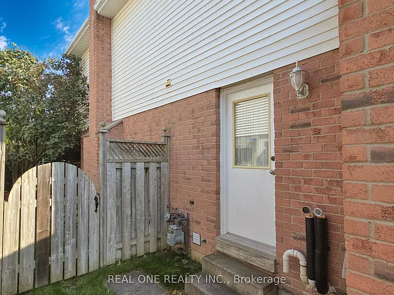 27 Gladiola Ct E — Photo 11