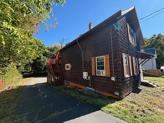 3rd image of 165 Chapman St