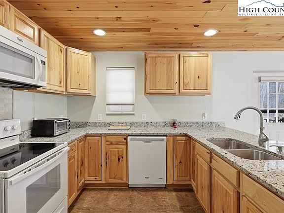 3rd image of 424 Mckinley Ridge Road