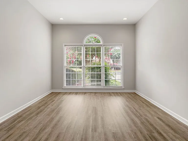 2031 Stone Brook Dr — Photo 20