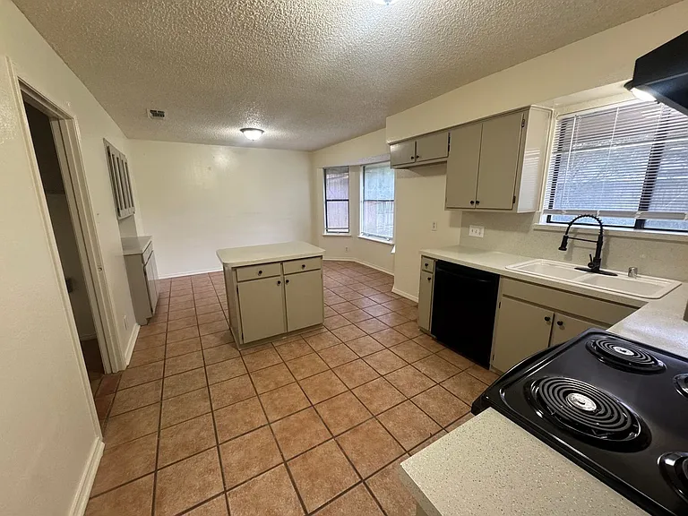 5604 Fireside Dr — Photo 8