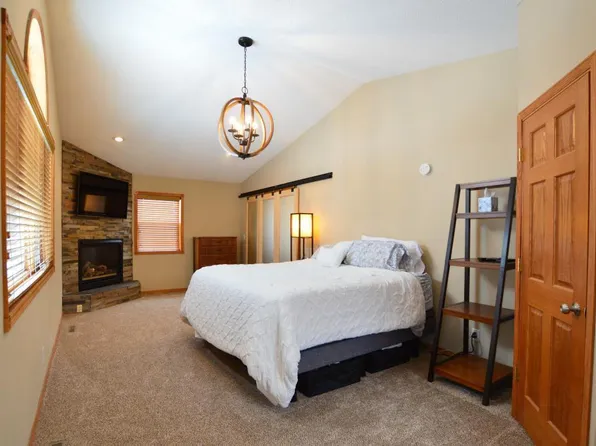 4556 Heights Dr NE, Columbia Heights, MN 55421