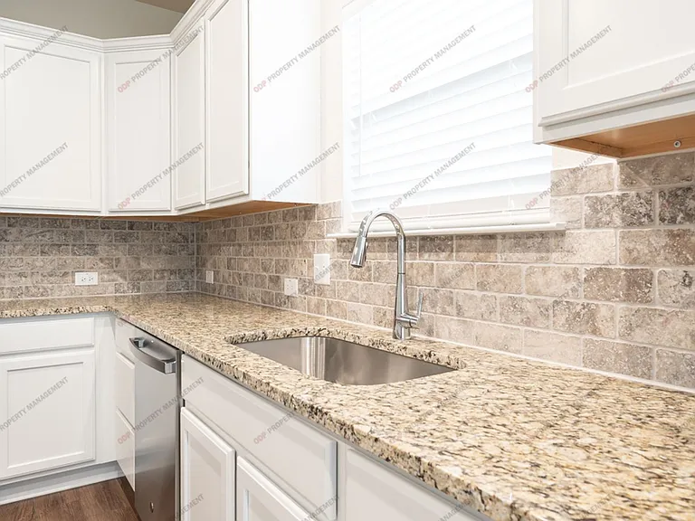 742 Friar Tuck Dr — Photo 14