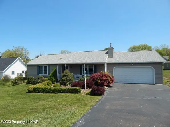 14 Cameron Dr, Elysburg, PA 17824